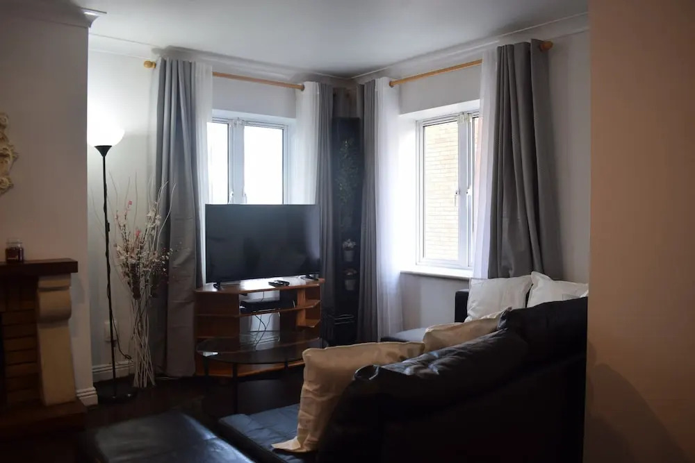 3 Bedroom Flat With Parking In Inchicore