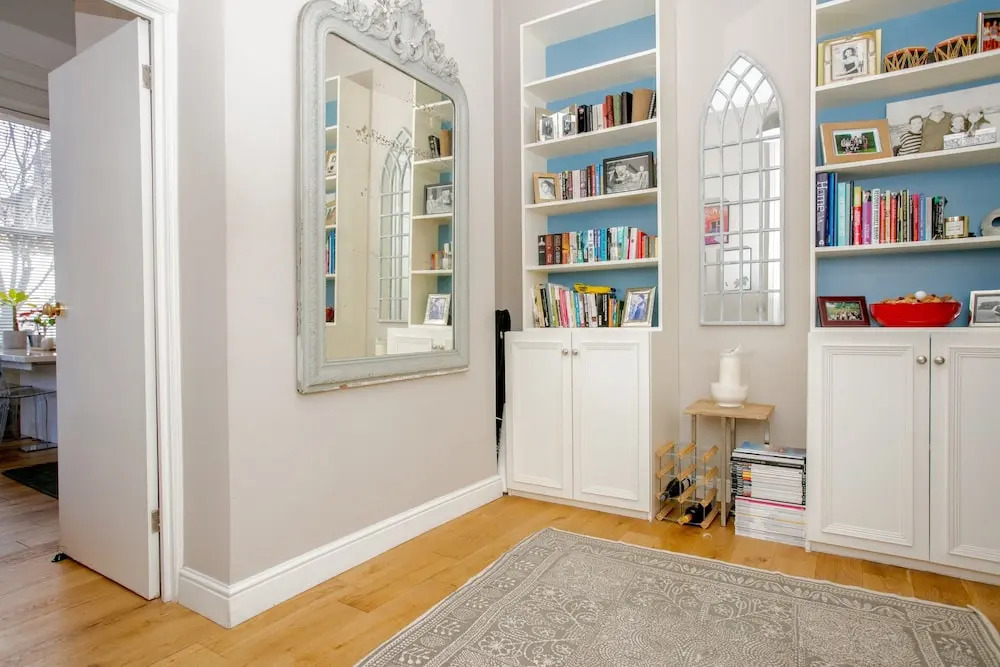 2 Bedroom Flat Near Shepherd's Bush Sleeps 4