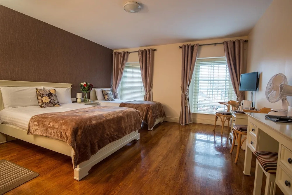 Muskerry Arms Bar and B&B