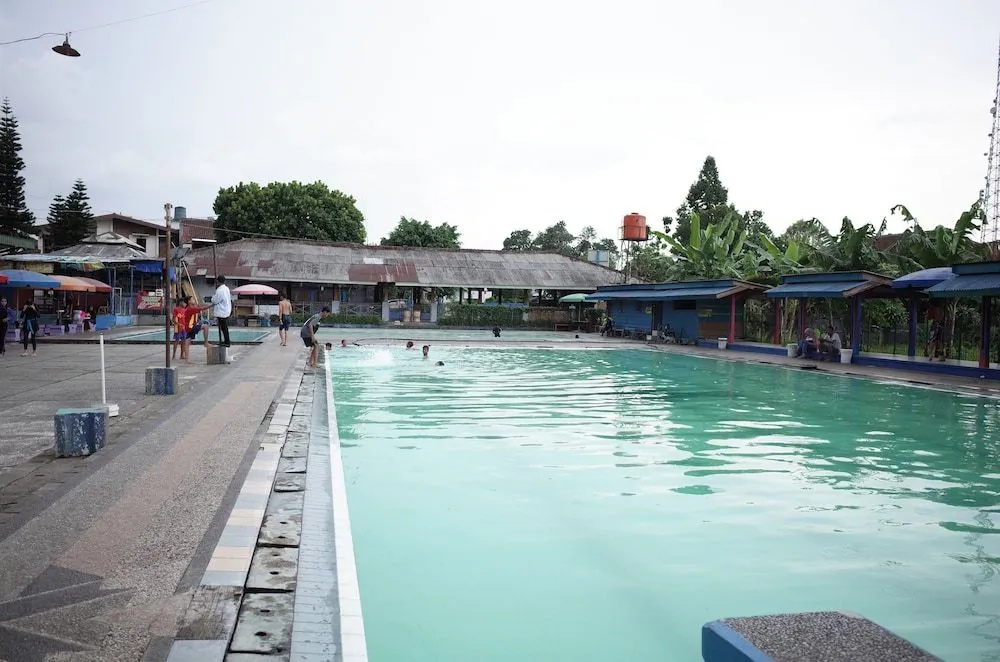 RedDoorz near Taman Kota Lapang Merdeka Sukabumi