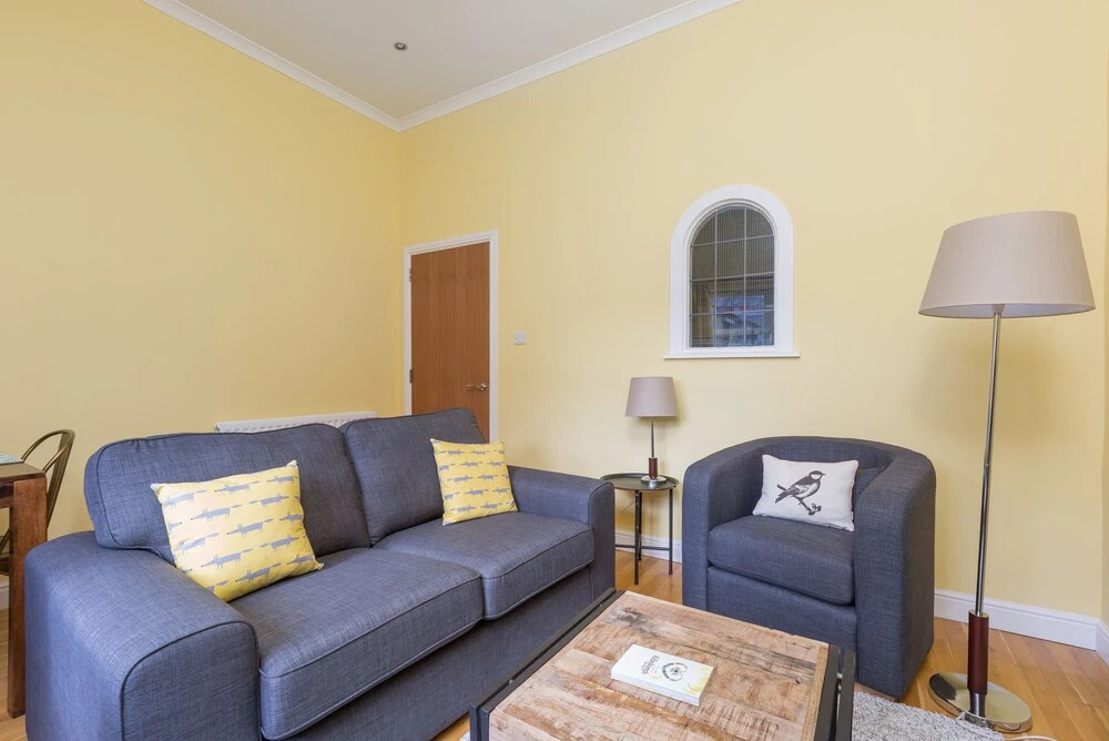 393 Old Tolbooth Wynd Apartment 3