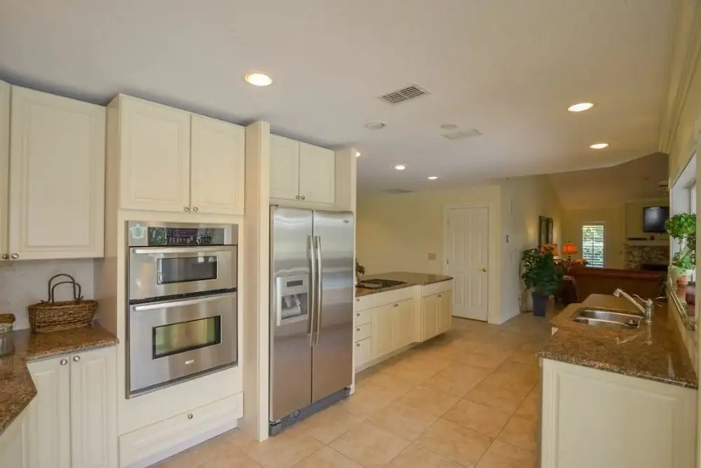 Spinnaker Dr Home