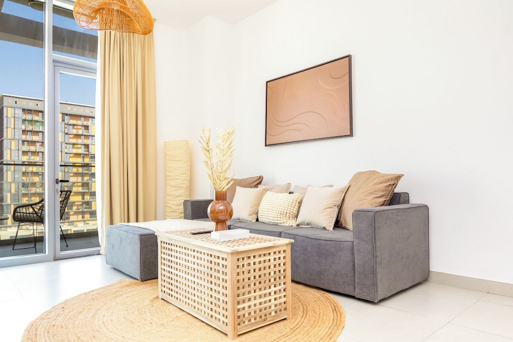 Bloomfields 1br Elegant Escape Pulse
