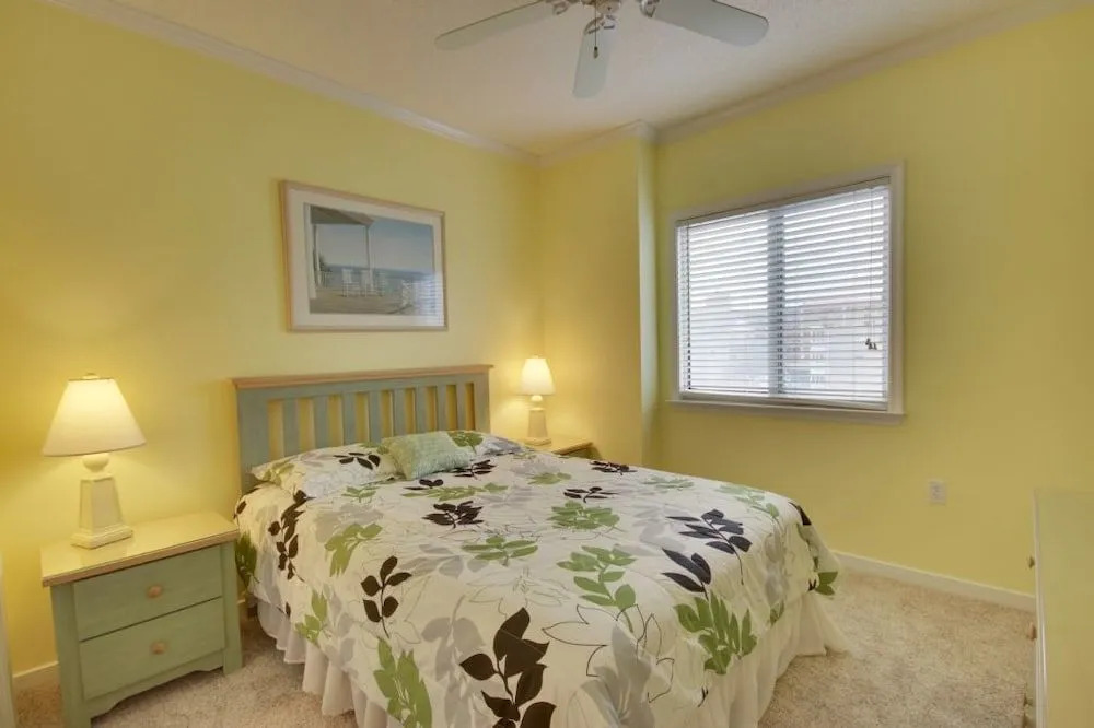 Oceanscape 201 - 3 Br Condo
