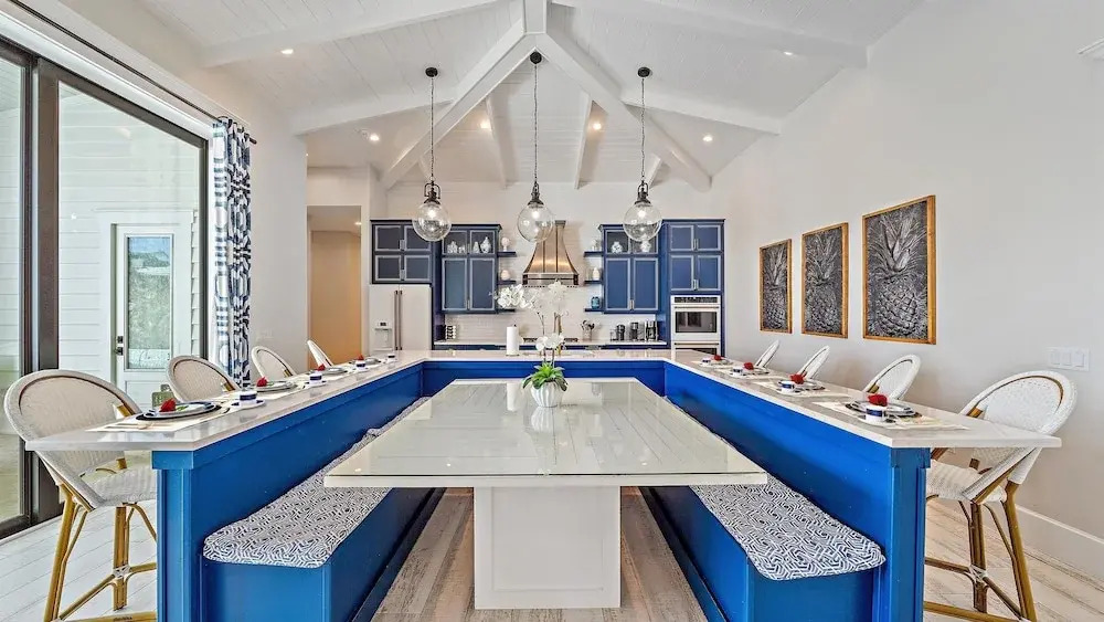 Dream Island 8 Bedroom Home
