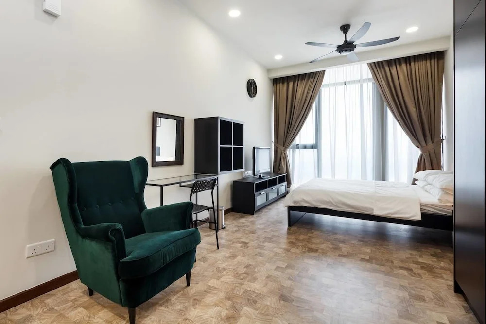 Luxurious Studio Suites @ Tun Razak