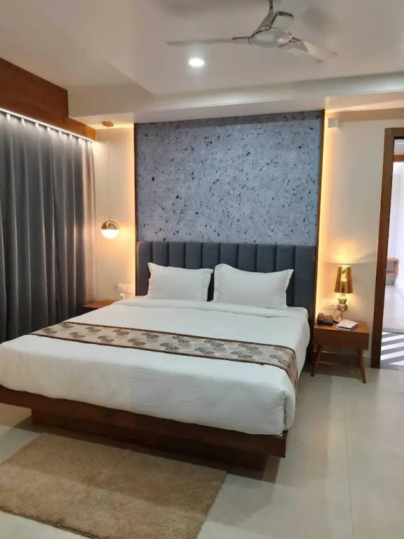 Palette by CheckIn Patel Nagar Bhopal