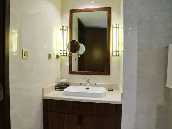 Ruiling International Business Hotel