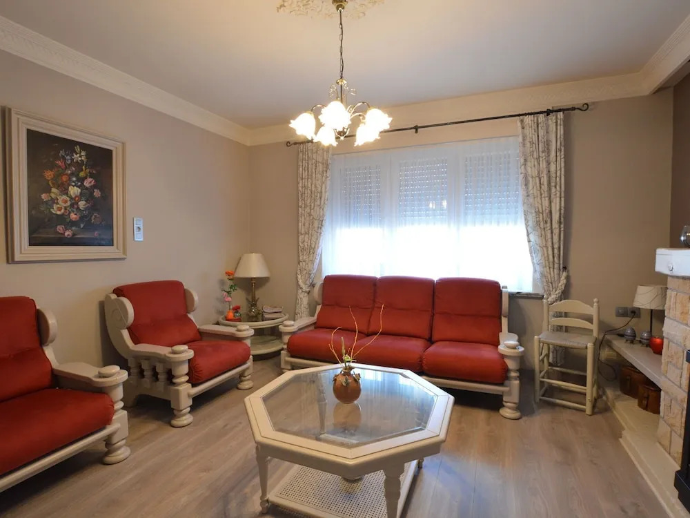 Lavish Villa in Tienen With Terrace & Garden