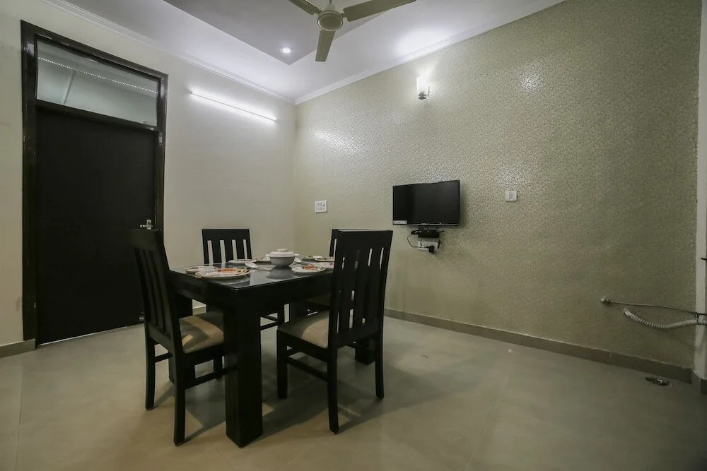 OYO Home 17383 Elegant 3BHK