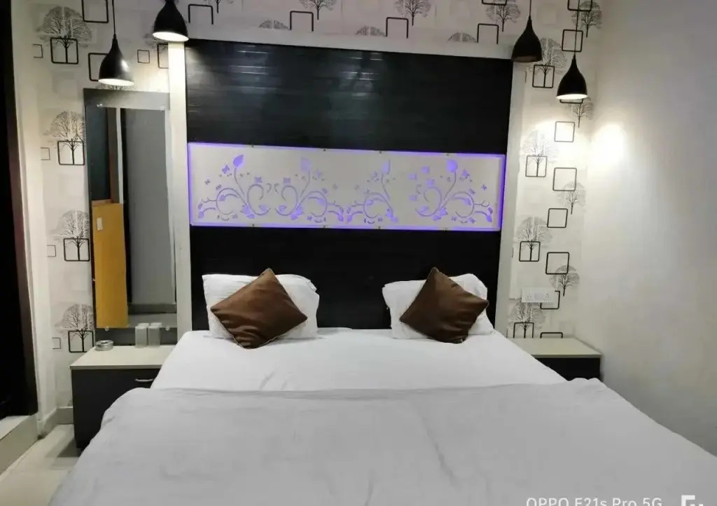 Aashirwad Guest House  by OYO Rooms