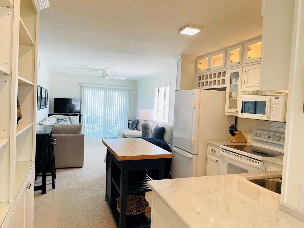 The Skipper 2 Bedroom Condo by RedAwning
