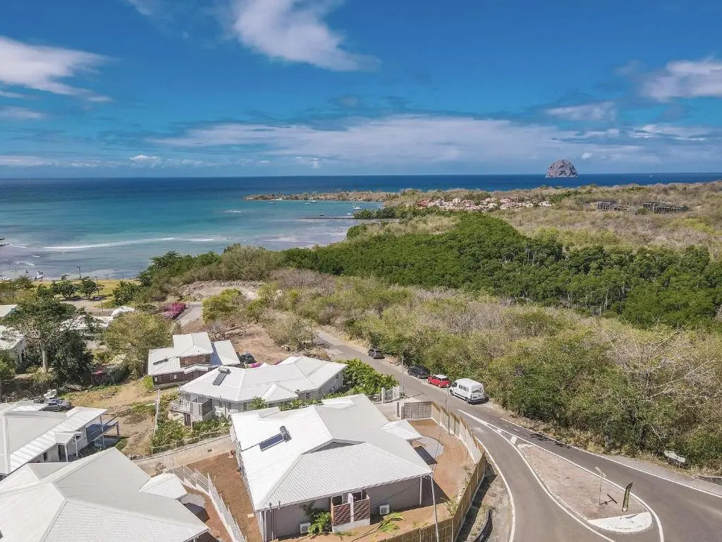 Villa Martinique Diamant, resplendissante, 3ch, piscine, vue mer