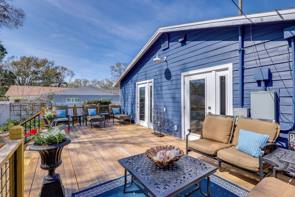 7 Mi to Indian Rocks Beach: Breezy Family Retreat!