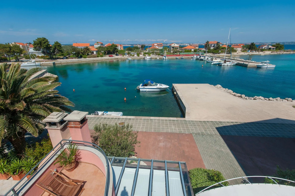 Apartment Ivan - great location: A2 Poljana, Island Ugljan
