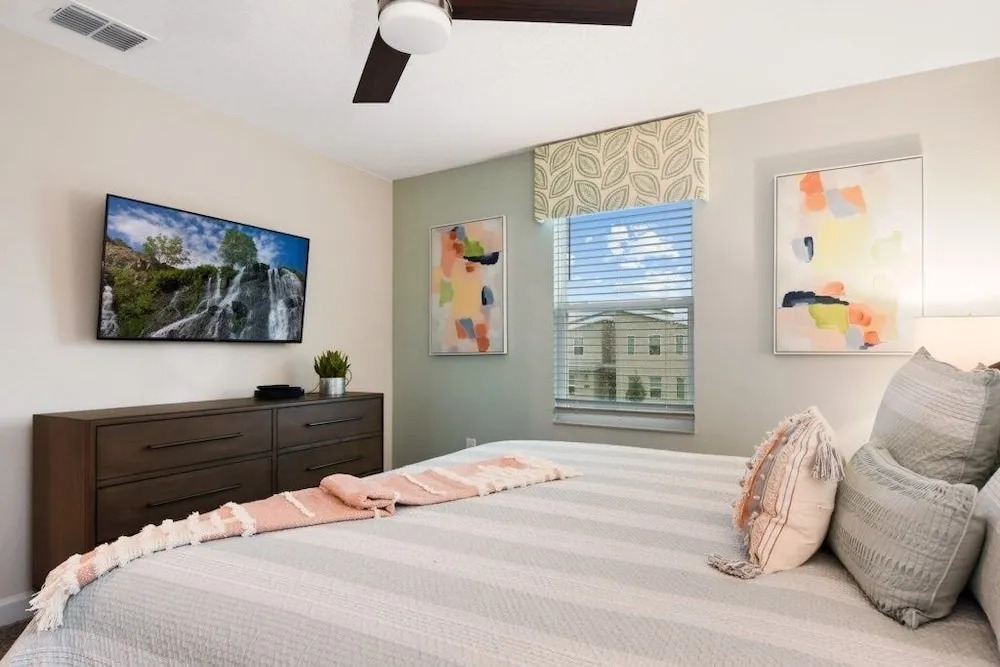 Storey Lake - 9 Bedroom Home with Pool - 1678ST 9 Home by RedAwning