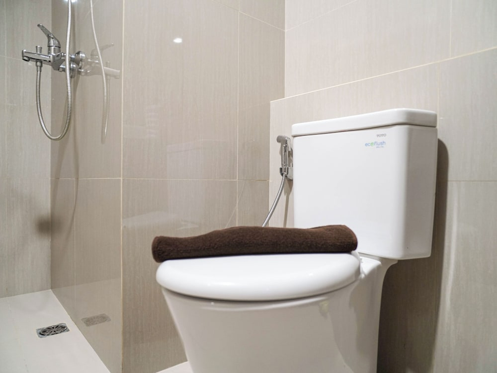 Comfy And Tidy 1Br (No Living Room) At Apartment Bintaro Embarcadero