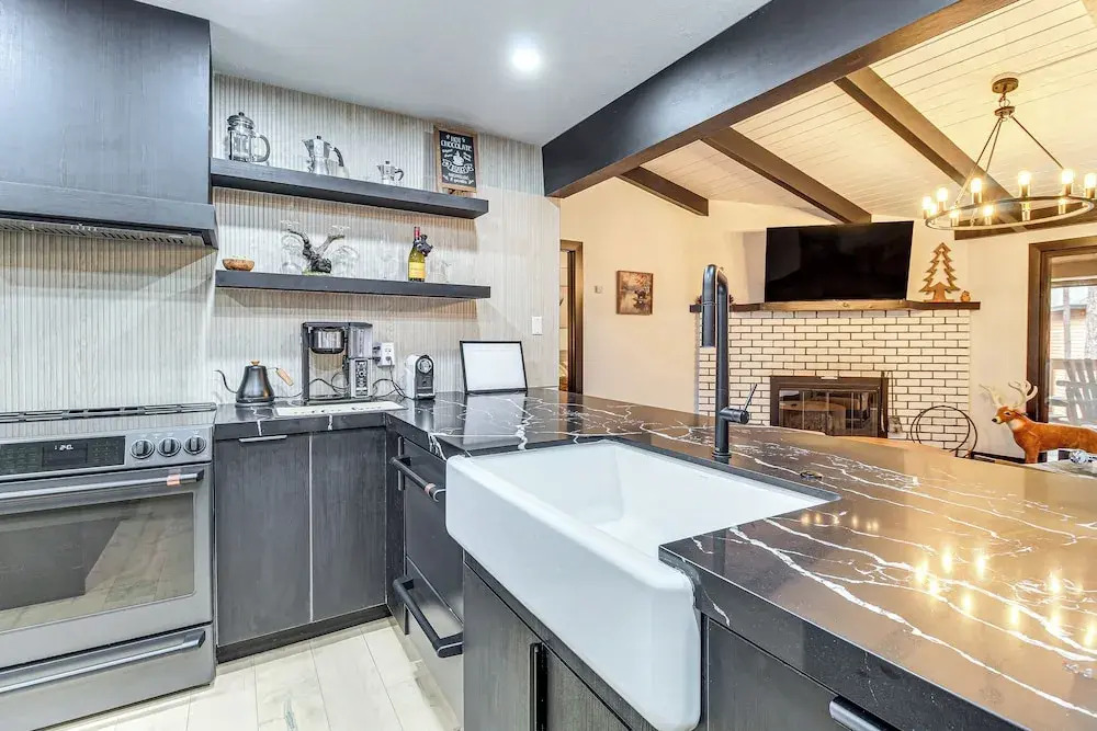 Sledding Thrills & Fireside Warmth: Pinetop Home