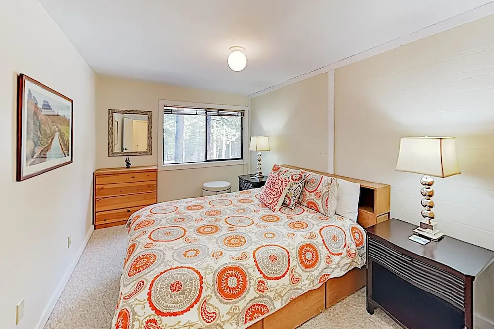 All-seasons , Near Northstar Resort 2 Bedroom Condo