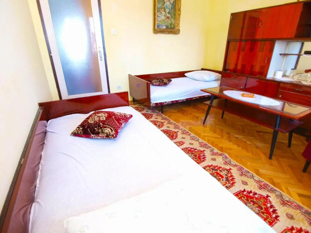Apartments Desanka 972