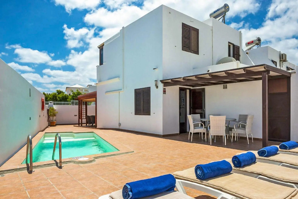 Villa Bellamar Large Heated Private Pool Walk to Beach Wifi Car Not Required - 3093