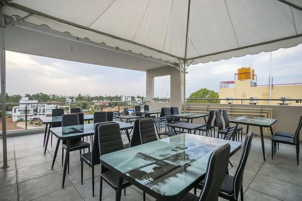 Hotel Blue Spring by OYO Rooms