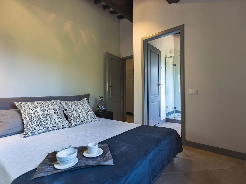 Splendid Villa in Preggio With Swimming Pool