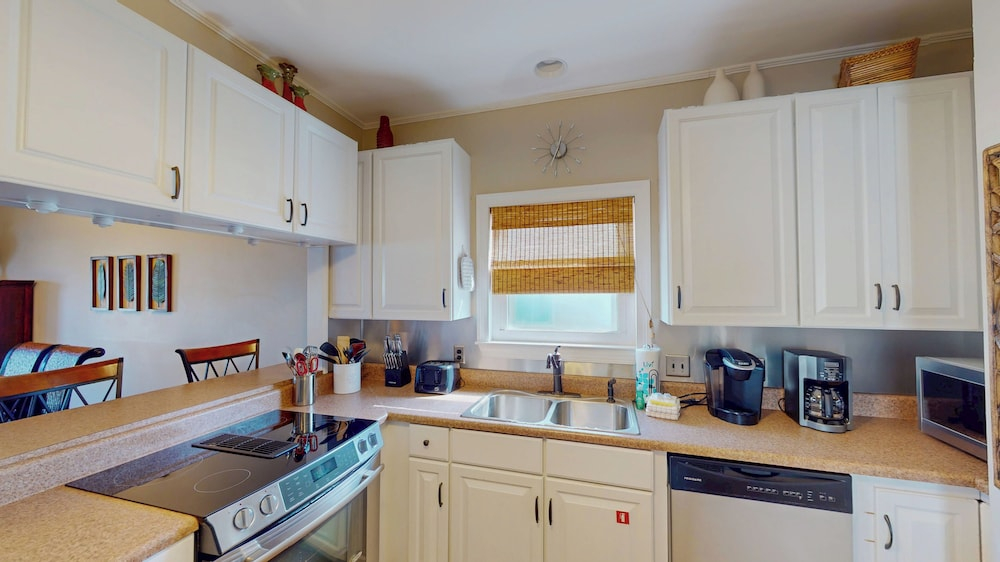Amazing 5-bedroom Home With Incredible Views From 4 Balconies