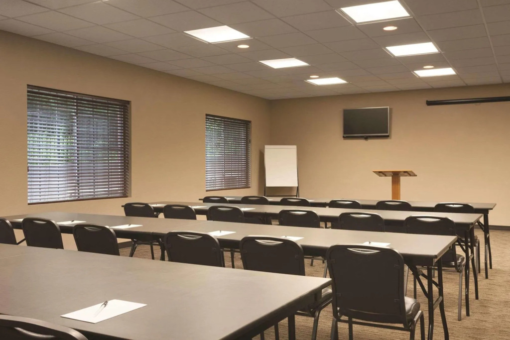 Country Inn & Suites by Radisson, Goodlettsville, TN