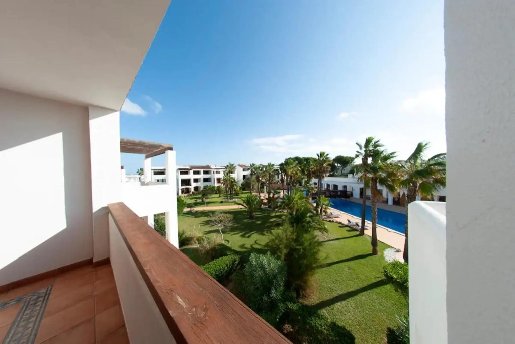 Apartamento en complejo con piscina
