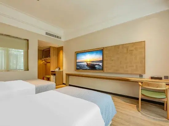 Beidaihe Yuehua Hotel (Laohushi Seaside Park)