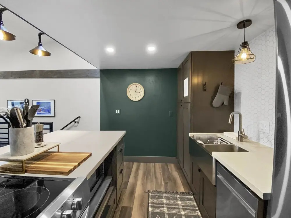Falcon Condos N4 3 Bedroom Condo by Redawning