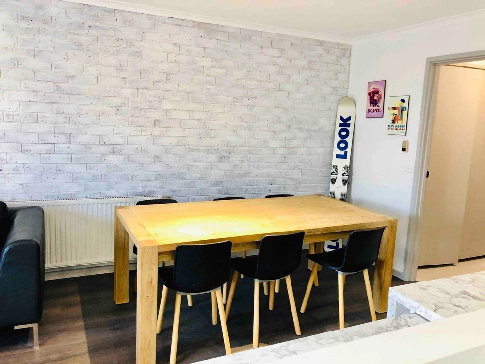 Hotham 3 Bedroom Apt