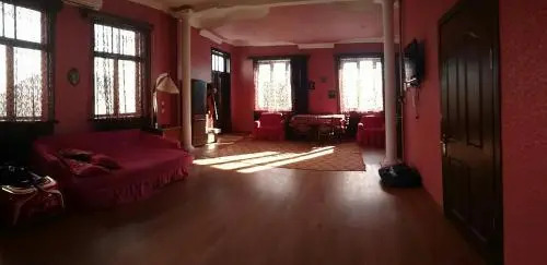 Lala Guest House