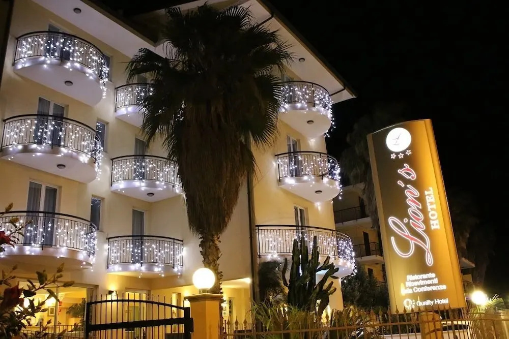 Lion's Hotel