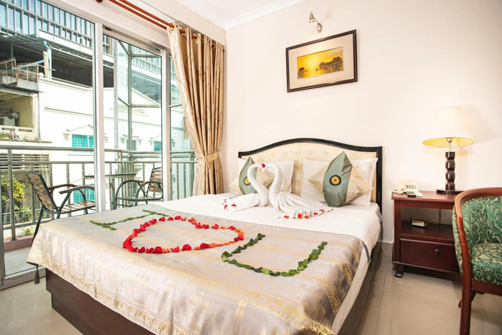 Silver Mounts Hotel