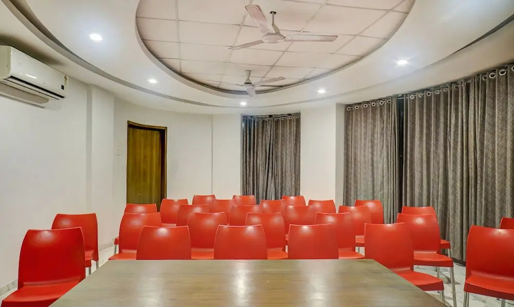 Treebo Hotel Shivas