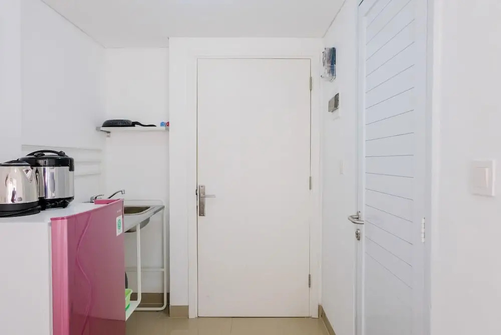 Comfortable and Fully Furnished Studio at Poris 88 Apartment