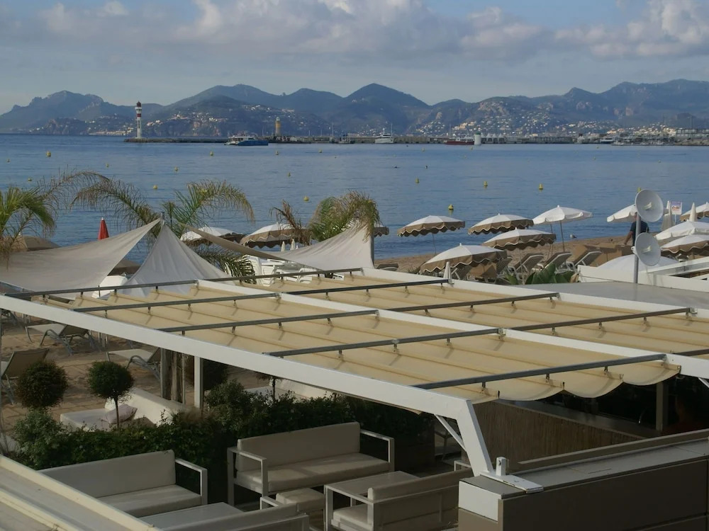 Villa With Private Swimming Pool, Trampoline, Côte D'azur