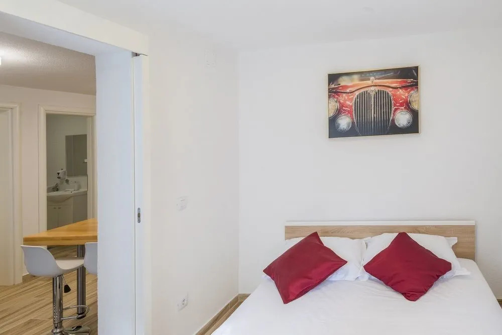 Apartment With 2 Rooms In Baška Voda, With Wonderful Sea View, Furnish