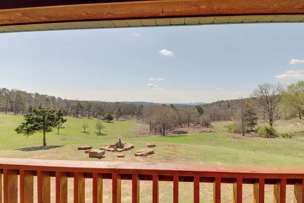 Mountain Views and Shared Pool Ozarks Family Home