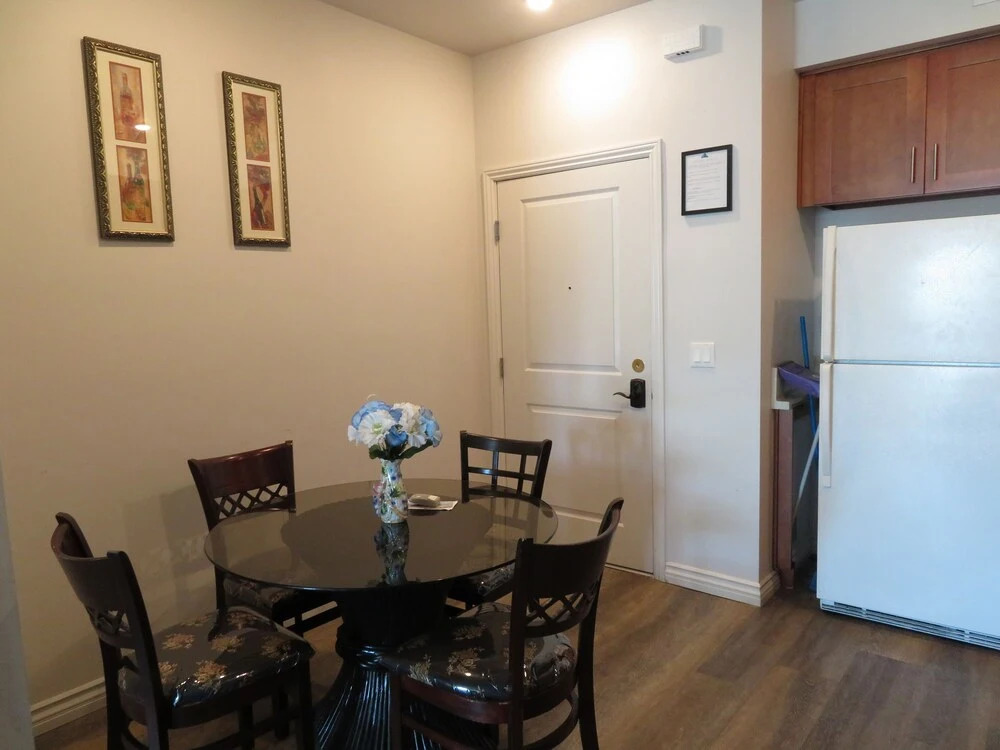 Fully Furnished Apartments near CSUN