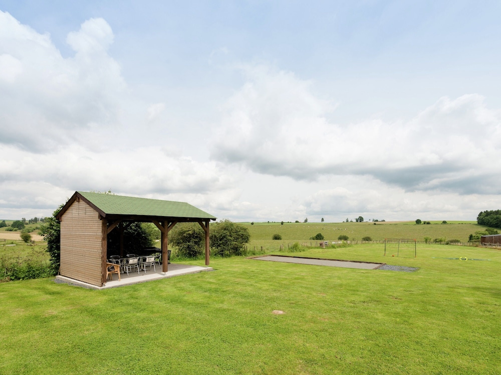 Magnificent Villa in Brisy with Sauna Roofed