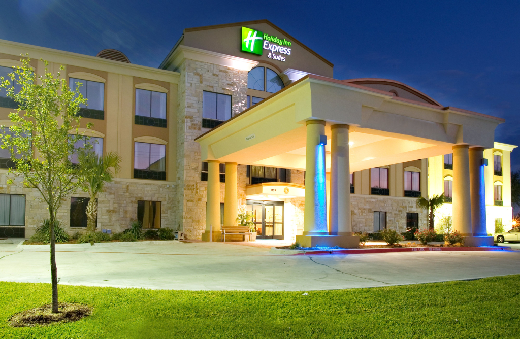 Holiday Inn Express and Suites Beeville by IHG