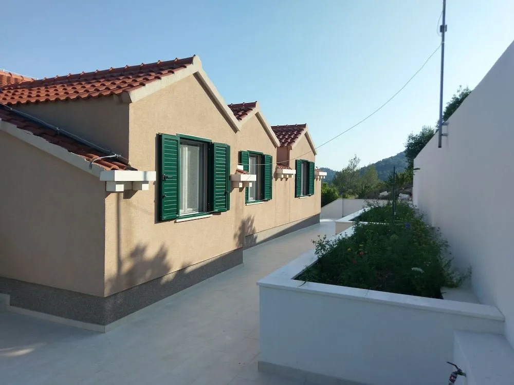 Apartments Ladesta