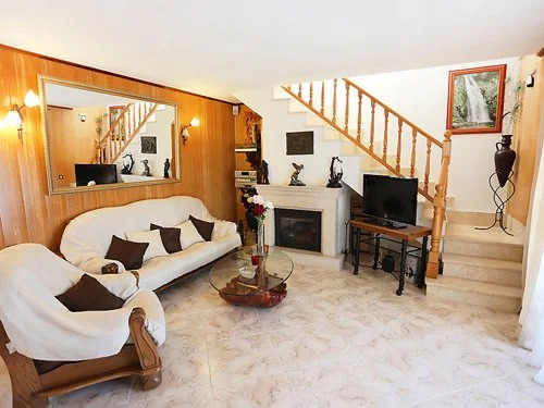 House Rosa Oybin