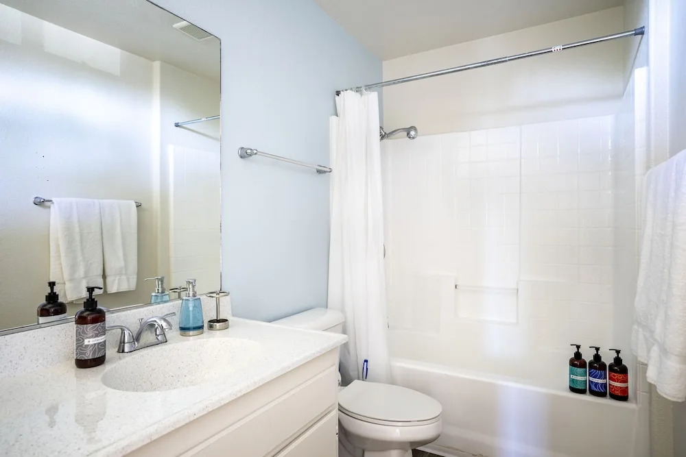 Chic 3br Townhome in Pacific Beach by Wanderjaunt
