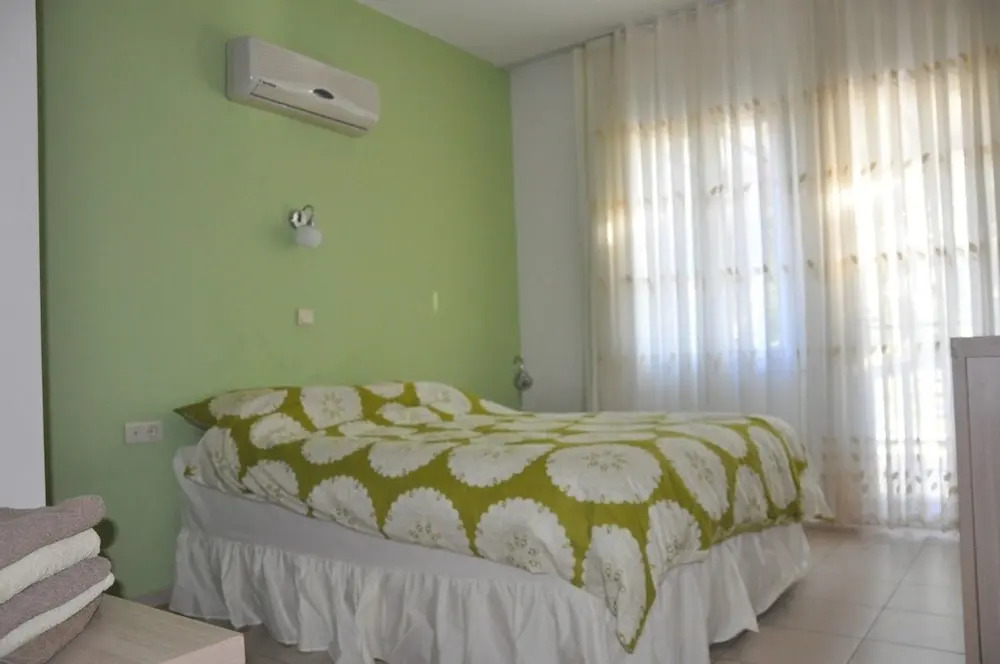 Begonvilla Apart F1 by Angel Rentals