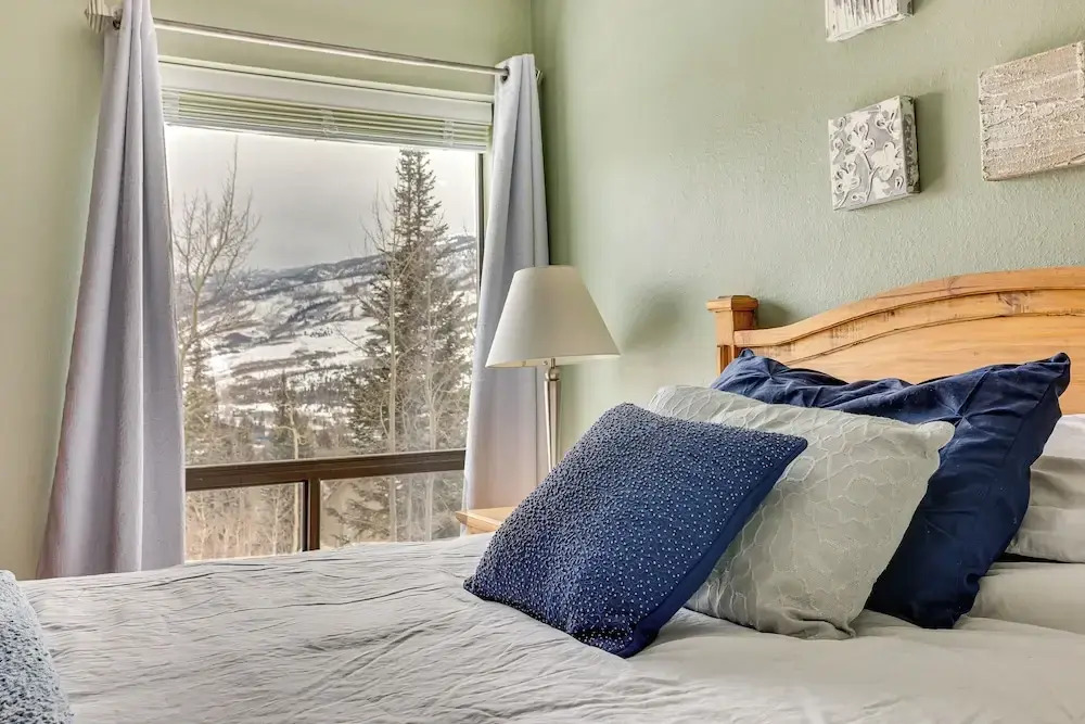 Ski, Shred & Tube: Mtn-view Condo in Silverthrone!