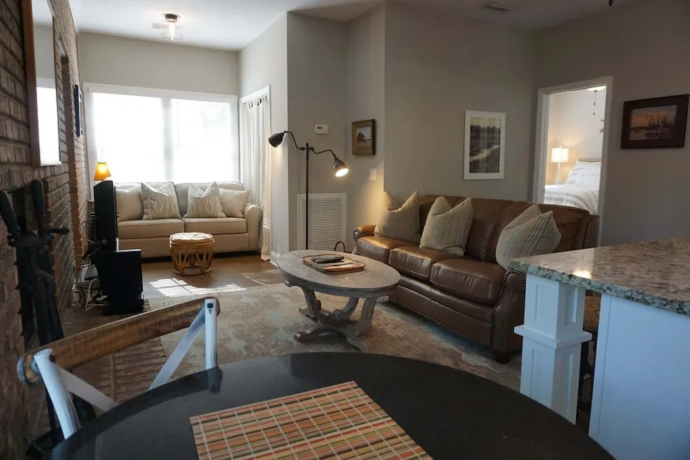 1112 Ocean Boulevard by Hodnett Cooper